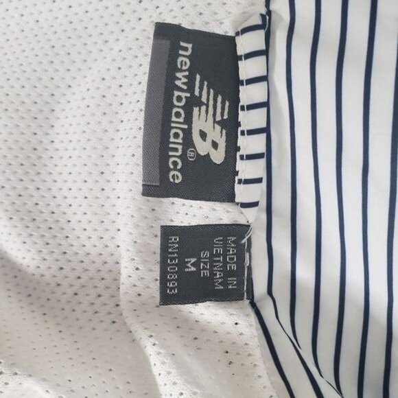 New Balance Womens Striped Zip-Up Jacket M Lightweight Windbreaker - Picture 3 of 5